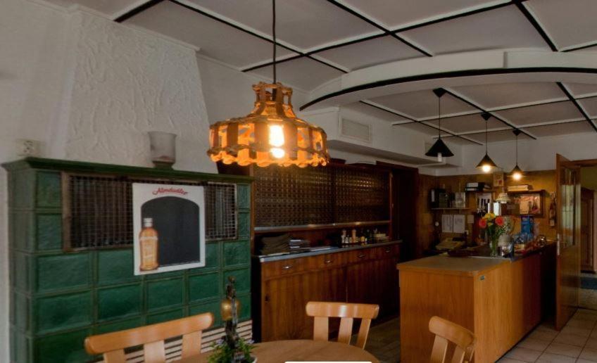 Kreuz! Einfach. Guenstig. Schlafen. Bed & Breakfast Ulm Luaran gambar