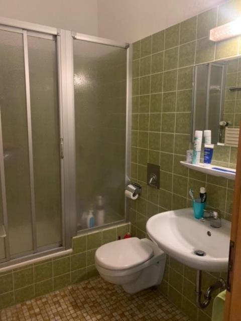 Kreuz! Einfach. Guenstig. Schlafen. Bed & Breakfast Ulm Luaran gambar