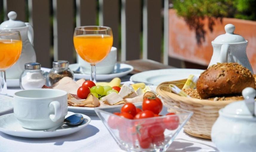 Kreuz! Einfach. Guenstig. Schlafen. Bed & Breakfast Ulm Luaran gambar