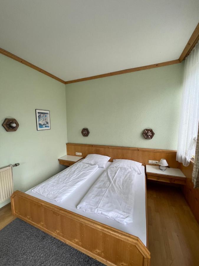 Kreuz! Einfach. Guenstig. Schlafen. Bed & Breakfast Ulm Luaran gambar